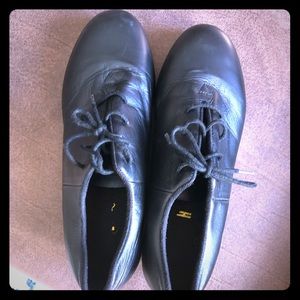 Bloch split sole lace-up leather tap shoes (black)